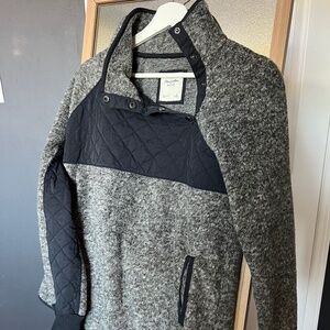 Abercrombie Fleece Pullover Sweater – Size S